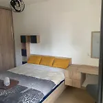 Eluxory Apartament *