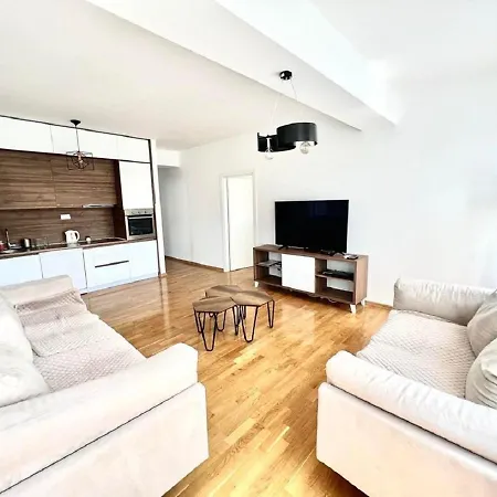 Eluxory Apartamento *