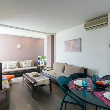 Eluxory Apartment
